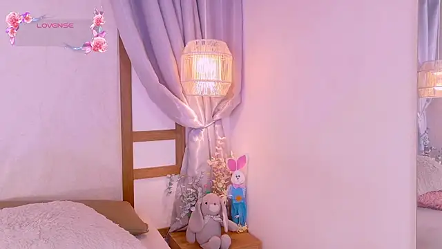 RenataLeclair online show from April 2026 04:22:02 PM