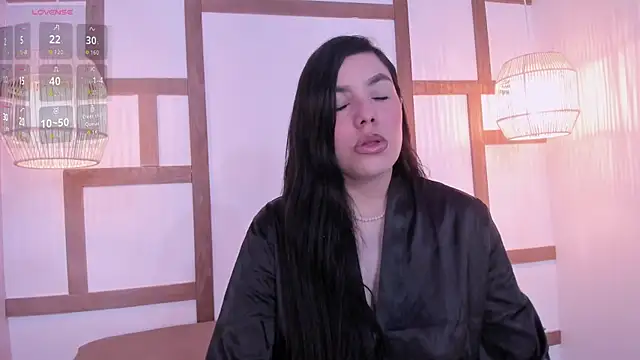 Snapshot of RenataLeclair chatting on November 2025 05:16:02 PM RenataLeclair online show from November 2025 05:16:02 PM