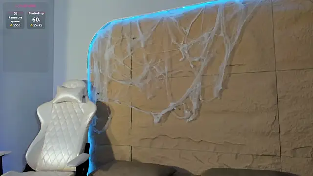 Snapshot of RenataLeclair chatting on October 2025 04:04:02 PM RenataLeclair online show from October 2025 04:04:02 PM