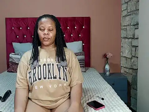 Snapshot of EmmyLove1 chatting on September 2025 02:23:01 PM EmmyLove1 online show from September 2025 02:23:01 PM