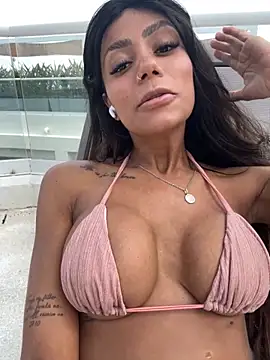 Sarajames online show from November 2025 06:19:01 PM