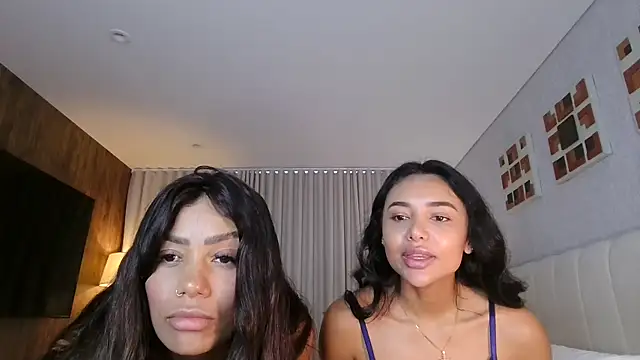 Sarajames online show from April 2026 01:01:02 PM