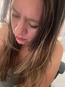 Snapshot of emma_hot2006 chatting on November 2025 05:14:02 PM emma hot2006 online show from November 2025 05:14:02 PM