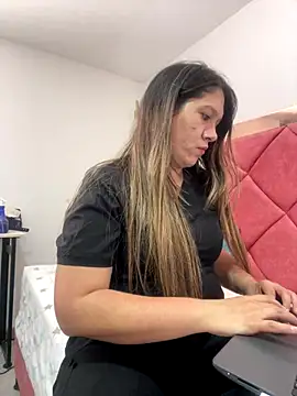 Snapshot of emma_hot2006 chatting on November 2025 06:34:02 PM emma hot2006 online show from November 2025 06:34:02 PM