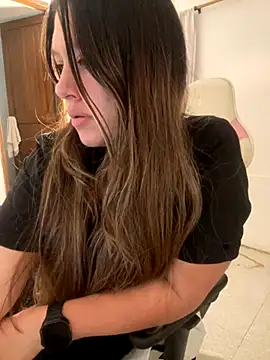 Snapshot of emma_hot2006 chatting on November 2025 05:46:01 PM emma hot2006 online show from November 2025 05:46:01 PM