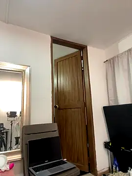 Snapshot of emma_hot2006 chatting on September 2025 03:29:01 PM emma hot2006 online show from September 2025 03:29:01 PM