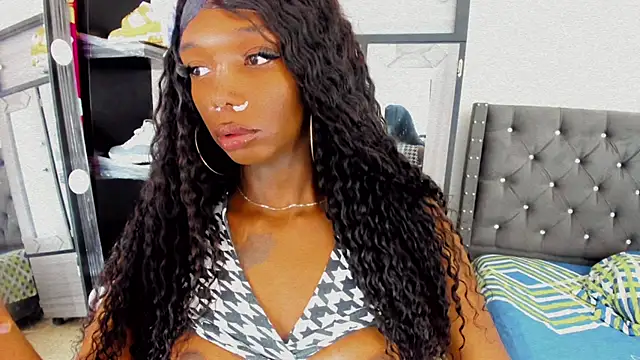 Snapshot of Sara_hot12112 chatting on November 2025 10:13:02 PM Sara hot12112 online show from November 2025 10:13:02 PM