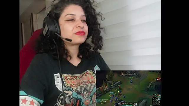 Snapshot of miss_carmila1 chatting on October 2025 10:44:01 PM miss carmila1 online show from October 2025 10:44:01 PM