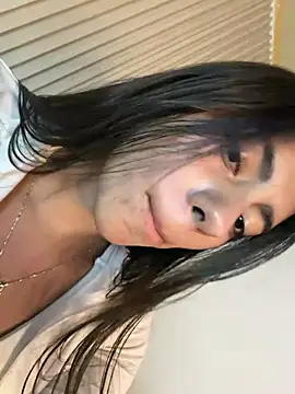 Snapshot of LilybethGray chatting on June 2026 11:02:03 PM LilybethGray online show from June 2026 11:02:03 PM