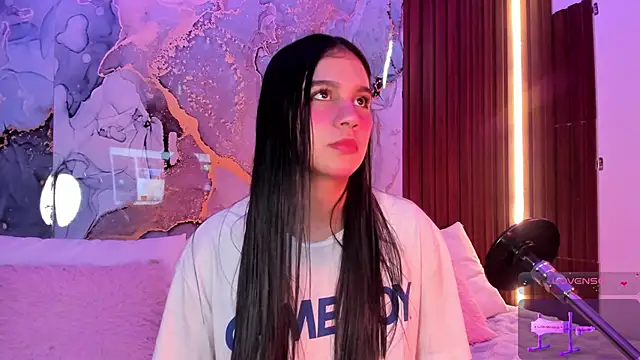 Emmiicute online show from October 2025 01:30:02 PM