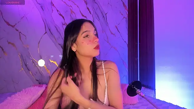 Emmiicute online show from November 2025 02:26:02 AM