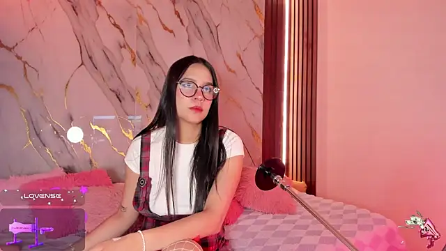 Emmiicute online show from September 2025 08:25:01 PM