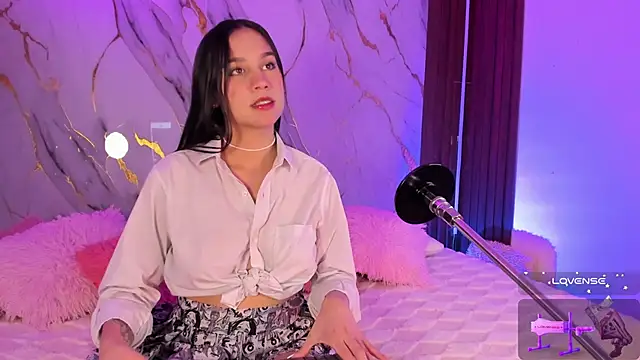 Emmiicute online show from November 2025 08:31:02 PM