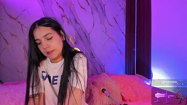 Emmiicute online show from December 2025 09:06:02 PM