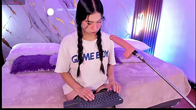 Emmiicute online show from March 2026 08:32:01 PM