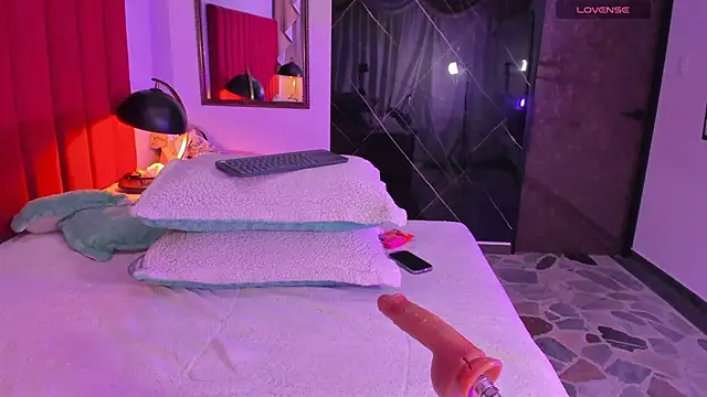 eimy jones  online show from January 2026 03:21:01 AM