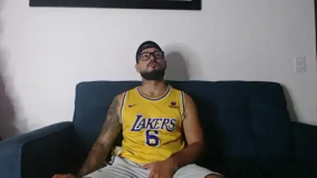 Snapshot of Eric_Evans1 chatting on December 2025 04:00:02 AM Eric Evans1 online show from December 2025 04:00:02 AM