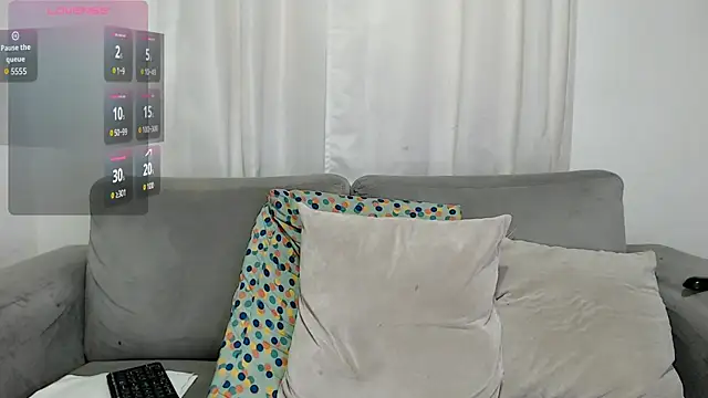 carolinefantasy  online show from April 2026 02:07:01 PM