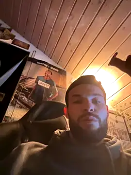 Snapshot of Mexxwell69 chatting on September 2025 07:32:02 PM Mexxwell69 online show from September 2025 07:32:02 PM