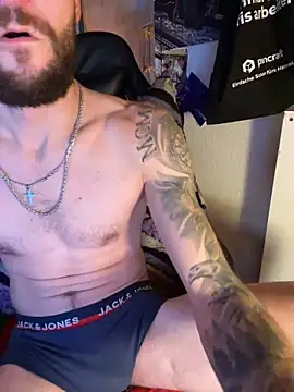 Snapshot of Mexxwell69 chatting on December 2025 01:21:02 AM Mexxwell69 online show from December 2025 01:21:02 AM