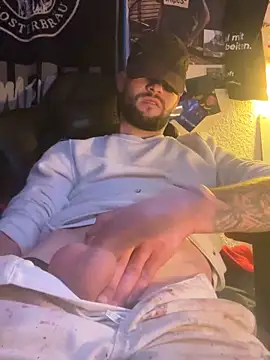 Snapshot of Mexxwell69 chatting on October 2025 04:38:02 PM Mexxwell69 online show from October 2025 04:38:02 PM