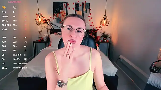 Lexi terele online show from October 2025 06:44:02 AM