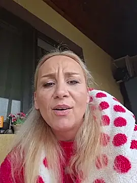 merlyn4 online show from November 2025 12:20:01 PM