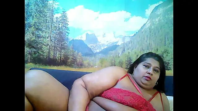 Snapshot of indianhoney694u chatting on October 2025 06:30:02 PM indianhoney694u online show from October 2025 06:30:02 PM