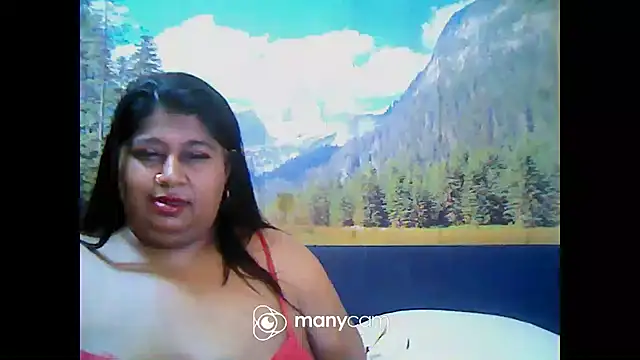 Snapshot of indianhoney694u chatting on March 2025 08:32:02 AM indianhoney694u online show from March 2025 08:32:02 AM