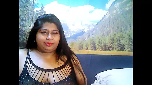 Snapshot of indianhoney694u chatting on October 2025 06:03:02 AM indianhoney694u online show from October 2025 06:03:02 AM