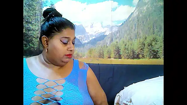 Snapshot of indianhoney694u chatting on September 2025 05:22:01 AM indianhoney694u online show from September 2025 05:22:01 AM