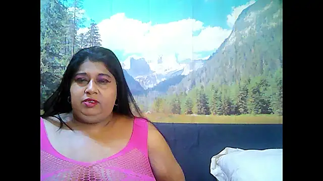 Snapshot of indianhoney694u chatting on October 2025 05:22:02 AM indianhoney694u online show from October 2025 05:22:02 AM