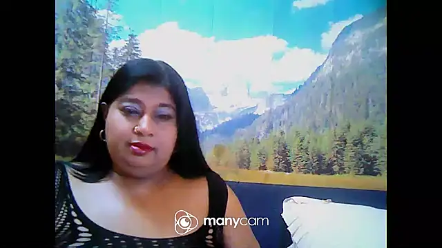 Snapshot of indianhoney694u chatting on March 2025 05:18:02 AM indianhoney694u online show from March 2025 05:18:02 AM