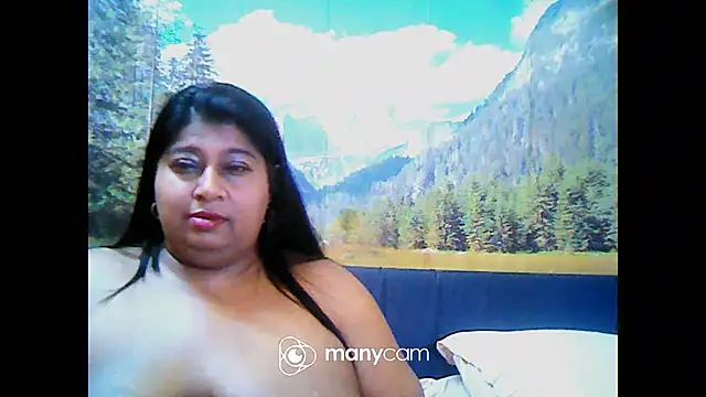 Snapshot of indianhoney694u chatting on March 2025 12:28:01 PM indianhoney694u online show from March 2025 12:28:01 PM