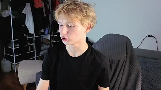 Your avatar online show from October 2025 11:14:01 PM