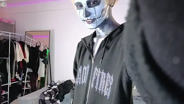 Your avatar online show from October 2025 10:49:02 PM