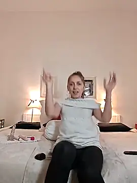 DaisyDea online show from February 2026 03:06:02 PM