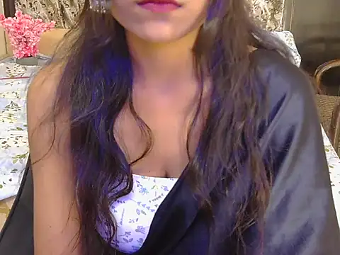 Snapshot of hoty-priya chatting on October 2025 06:10:02 AM hoty-priya online show from October 2025 06:10:02 AM