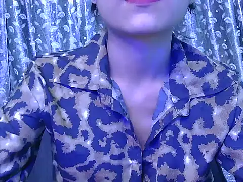 Snapshot of hoty-priya chatting on September 2025 05:13:01 AM hoty-priya online show from September 2025 05:13:01 AM