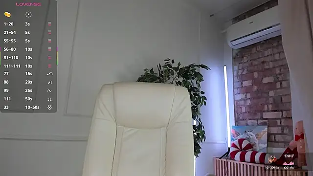 Snapshot of Blessed_Molly chatting on December 2025 07:46:02 AM Blessed Molly online show from December 2025 07:46:02 AM