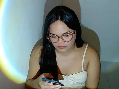 Snapshot of KylieSmith chatting on September 2025 04:49:02 PM KylieSmith online show from September 2025 04:49:02 PM