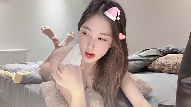 Snapshot of Aquarius-002 chatting on October 2025 01:43:02 PM Aquarius-002 online show from October 2025 01:43:02 PM