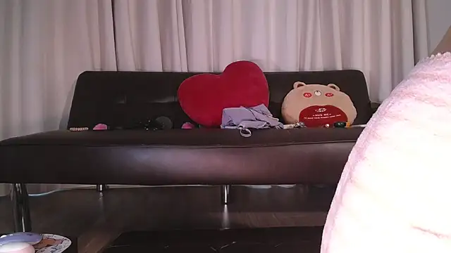 Snapshot of Liz_Hu chatting on September 2025 08:43:01 AM Liz Hu online show from September 2025 08:43:01 AM