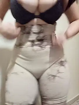 Snapshot of AsilAbid chatting on February 2026 08:14:01 AM AsilAbid online show from February 2026 08:14:01 AM