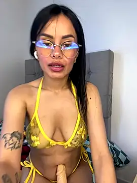 Melissa coch online show from November 2025 07:06:01 PM