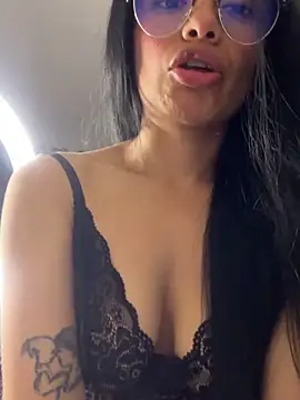 Melissa coch online show from November 2025 05:12:02 AM