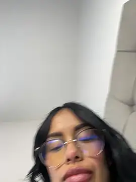 Melissa coch online show from November 2025 05:49:02 PM