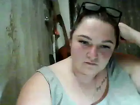 AngelQSky online show from November 2025 04:33:01 PM