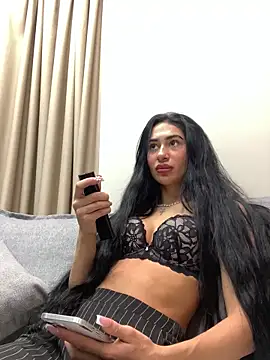 itsyourgirltee online show from November 2025 04:46:01 PM