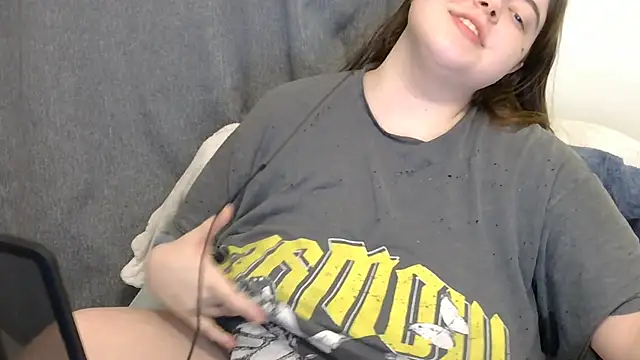 brattyprincessemma online show from February 2026 09:01:01 PM